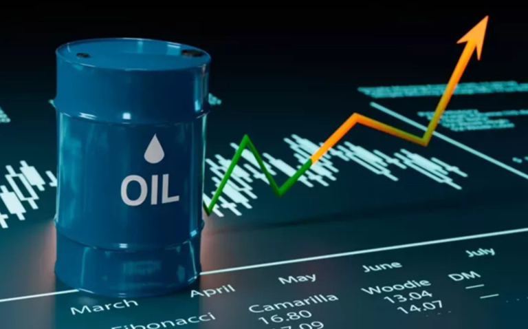 أسعار النفط تواصل التراجع مع انحسار المخاوف بشأن الإمدادات وترقب تطورات مضيق هرمز