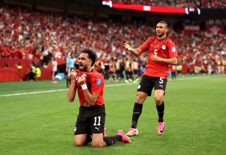 " اتفرج في بيتك".. 4 قنوات مجانية تذيع مباراة مصر وإيران بكأس العالم (اعرف التردد)