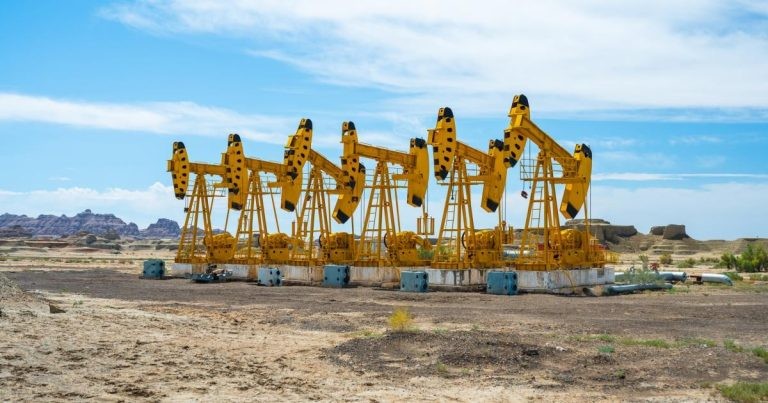 ارتفاع أسعار النفط وسط التصعيد الإسرائيلي في جنوب لبنان