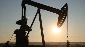 ارتفاع أسعار النفط وسط حالة من عدم اليقين بشأن الاتفاق الأميركي الإيراني