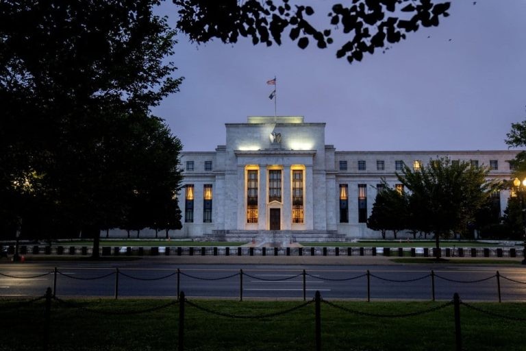 ارتفاع احتمالات رفع الاحتياطي الفيدرالي لأسعار الفائدة هذا العام بدعم من مؤشرات التضخم