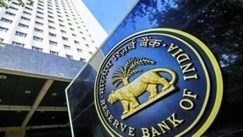 البنك المركزي الهندي يبقي على أسعار الفائدة دون تغيير ويطلق إجراءات لدعم الروبية