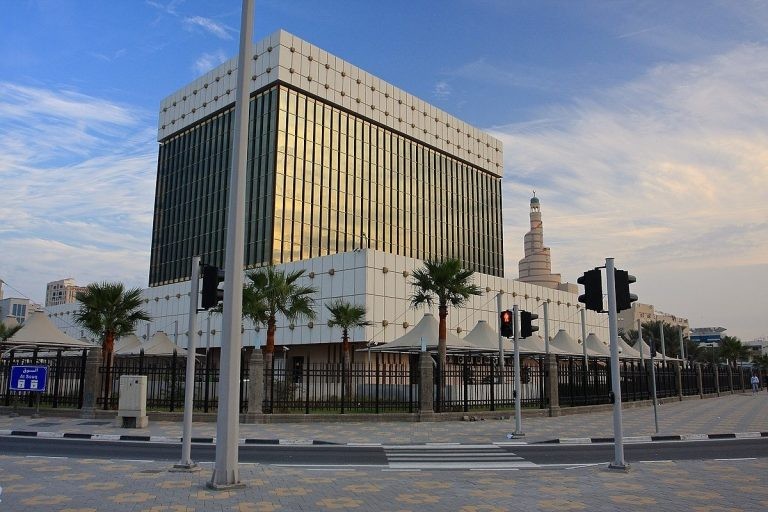 البنوك المركزية الخليجية تثبت أسعار الفائدة بعد قرار الفدرالي الأميركي