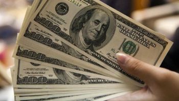 الدولار يواصل التراجع أمام الجنيه المصري في البنوك المصرية