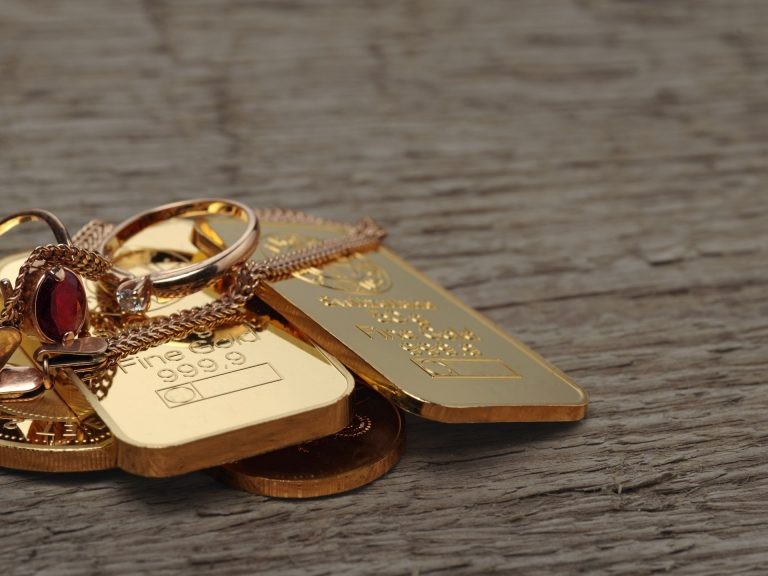 الذهب يتراجع وسط ترقب الأسواق لتفاصيل الاتفاق بين أمريكا وإيران | اقتصاد