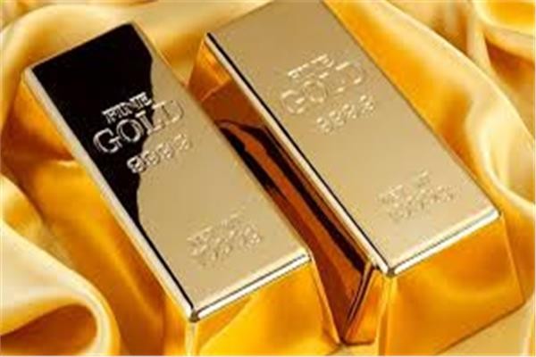 الذهب يقلص مكاسبه مساء تعاملات الخميس.. والأوقية تربح 45 دولارًا