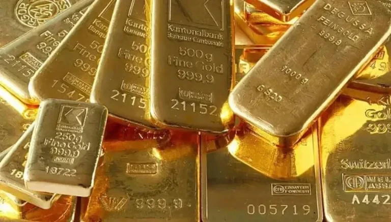 الذهب يواجه أكبر انخفاض شهري منذ أواخر 2008... كم بلغ اليوم؟
