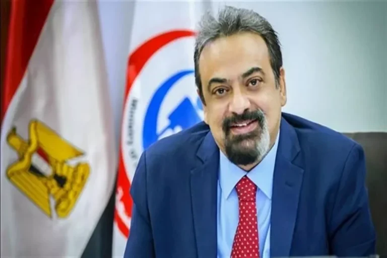 الفيزيتا بين حق الطبيب وحق المريض.. ماذا تقول الدولة؟