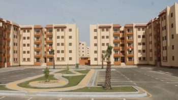 بعد انتهاء فترة الحظر.. شروط وخطوات نقل ملكية شقق الإسكان الاجتماعي إلكترونيًا