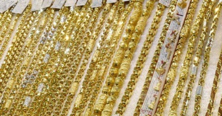 تحديث الساعة 08:30 صباحًا 04/06/2026: انخفضت أسعار الذهب بشكل موحد بمقدار 0.4995، كما انخفض سعر الذهب في شركة SJC بمقدار 0.4995.