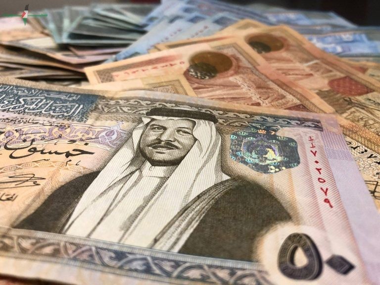 تحديد مواعيد صرف رواتب موظفي القطاع العام ومتقاعدي الضمان في الأردن