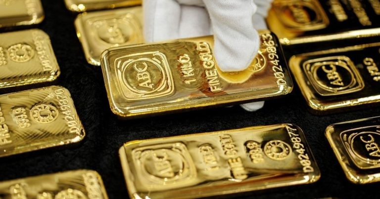 تراجع أسعار الذهب بنحو 3٪