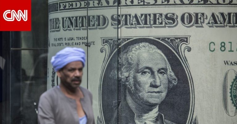 تراجع الدولار والذهب في مصر مع انحسار توترات المنطقة