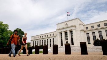 “جولدمان” يتراجع عن توقعاته بخفض أسعار الفائدة الأمريكية في 2026