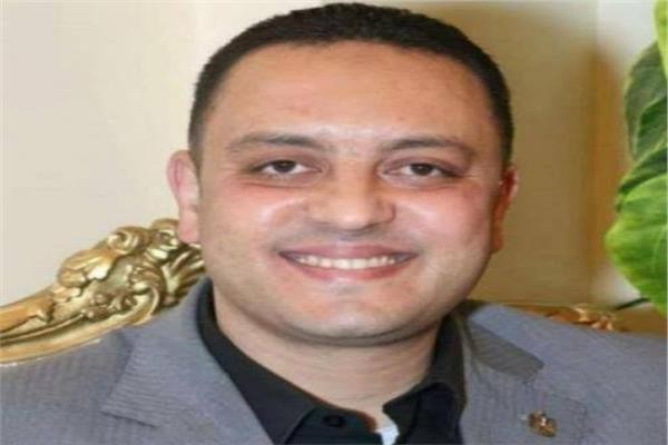 خبير اقتصادي يكشف أسباب تراجع سعر الدولار وتوقعات المرحلة المقبلة