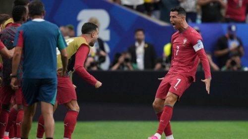 رونالدو يشعل السوق.. تذاكر البرتغال وكولومبيا تبلغ سعر سيارة تسلا الفاخرة