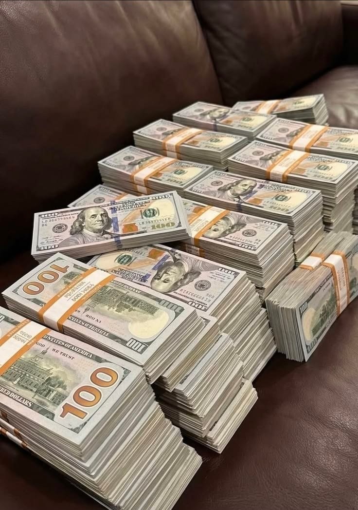 سعر الدولار اليوم الخميس 4 يونيو 2026 في البنوك المصرية.. استقرار ملحوظ أمام الجنيه