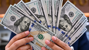 سعر الدولار اليوم في مصر يتراجع بنهاية التعاملات.. والبنوك تسجل انخفاضًا جديدًا أمام الجنيه