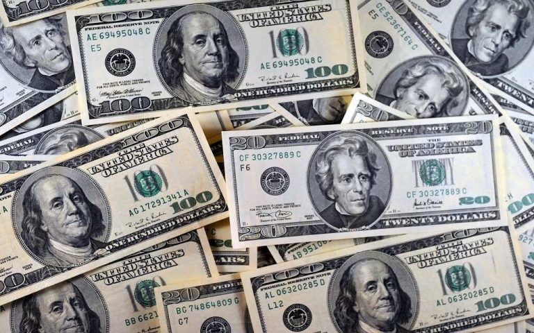سعر الدولار مقابل الجنيه المصري يتراجع في البنوك مع منتصف تعاملات الثلاثاء