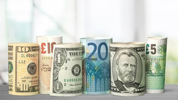 سعر صرف الدولار الأمريكي اليوم (5 يونيو): ضعف الدولار الأمريكي.