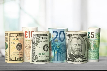 سعر صرف الدولار الأمريكي اليوم (5 يونيو): ضعف الدولار الأمريكي.