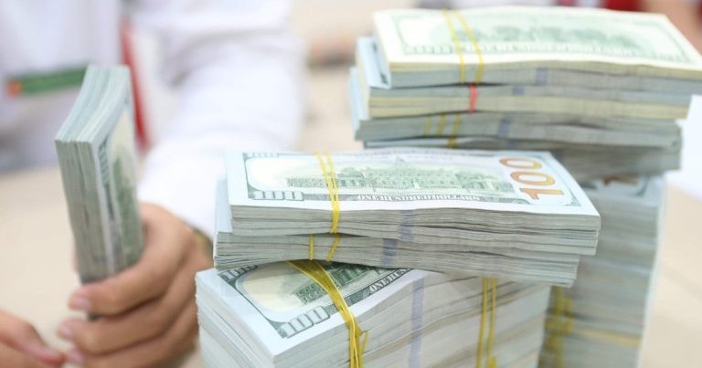 سعر صرف الدولار الأمريكي اليوم، 7 يونيو 2026: ارتفاع الدولار الأمريكي، مما أدى إلى انخفاض اليورو.