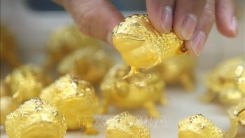 ظلت أسعار الذهب مستقرة صباح اليوم، 21 يونيو، مع وجود ضغط كبير في السوق.