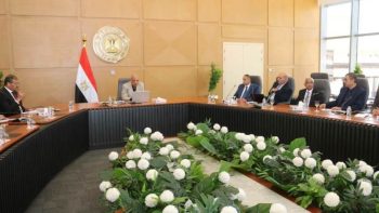 عصمت: 200 مليار جنيه لتقوية الشبكة الكهربائية وإدخال بطاريات التخزين لأول مرة