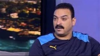 عمرو الحديدي يؤكد أهمية حسين الشحات للأهلي ويحدد سلاح عبور موقعة نيوزيلندا
