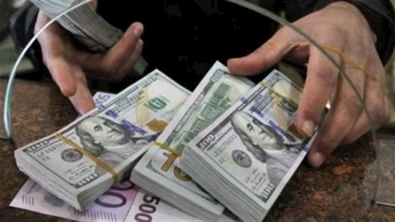 قفزة في تدفقات الأموال الساخنة والإنتربنك للدولار خلال أسبوع