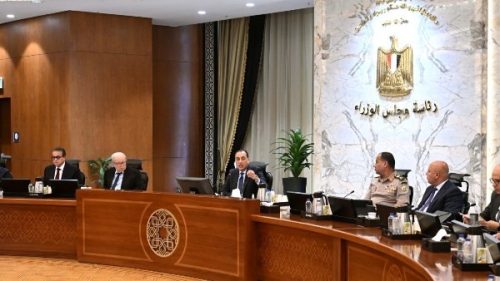 مجلس الوزراء يعلن ضوابط جديدة للعمل عن بعد أسبوعيا