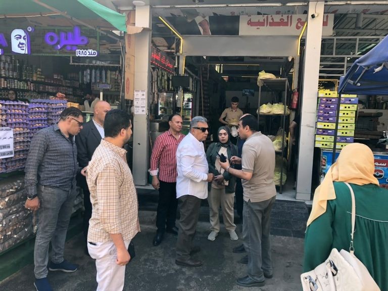 محافظ الدقهلية يتفقد المعرض الدائم بحي غرب لمتابعة توافر السلع والأسعار | صور