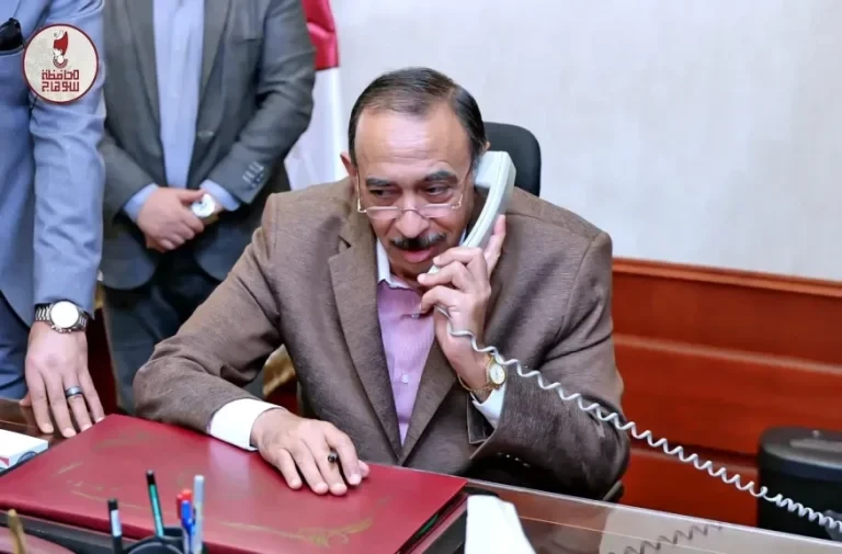 محافظ سوهاج يهنئ الأول على مستوى الشهادة الإعدادية هاتفيًا ويشيد بتفوقهم