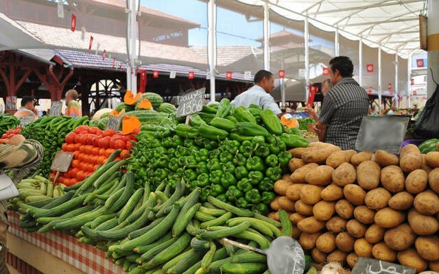 معدل التضخم في تونس يتباطأ إلى 5.5% خلال مايو واستقرار بأسعار الغذاء