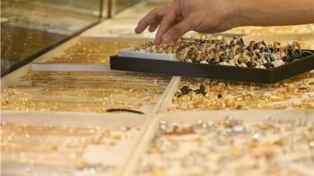 هبوط كبير في أسعار الذهب عالميًا ومحليًا.. كم بلغت اليوم؟