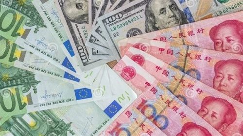 أسعار العملات اليوم.. مفاجأة في الدولار وتحرك جديد للدينار الكويتي