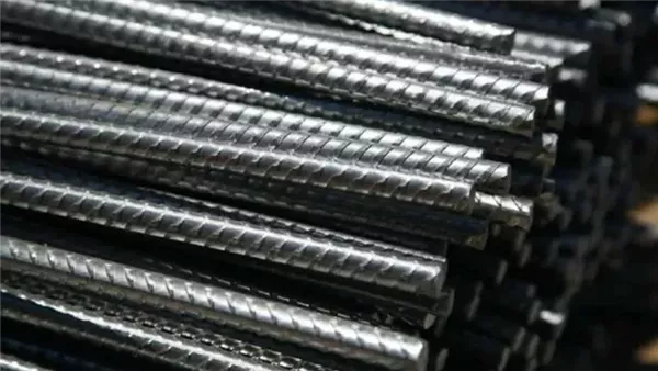 ارتفاع سعر طن الحديد في سوق مواد البناء اليوم الأحد
