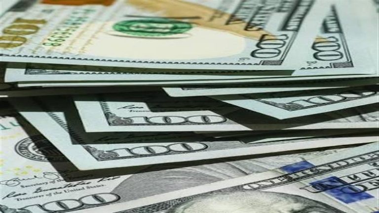 آخر سعر للدولار مقابل الجنيه قبل بداية التعاملات الصباحية في البنوك اليوم