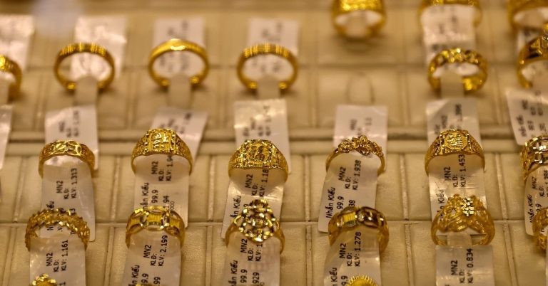 أسعار الذهب اليوم، 5 يوليو 2026: نهاية إيجابية للأسبوع، وحافظت سبائك الذهب من شركة SJC على مستوياتها المرتفعة.