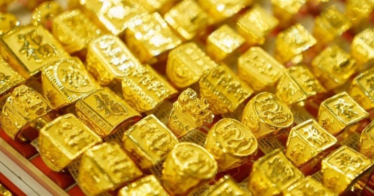 أسعار الذهب محدثة الساعة 5:30 صباحًا اليوم، 11 يوليو 2026: أسعار الذهب عيار 9999 والخواتم والذهب العالمي يوم السبت.