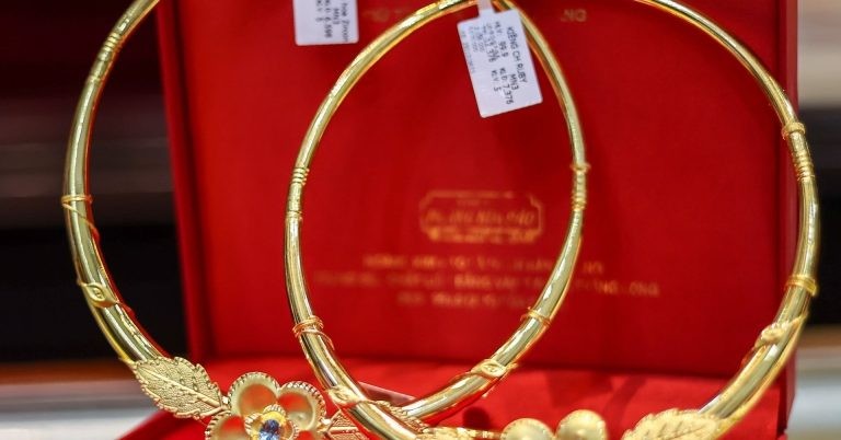 ارتفعت أسعار الذهب اليوم، 10 يوليو 2026، بعد انخفاض حاد، حيث سجل سعر الذهب في شركة SJC مستويات قياسية جديدة.