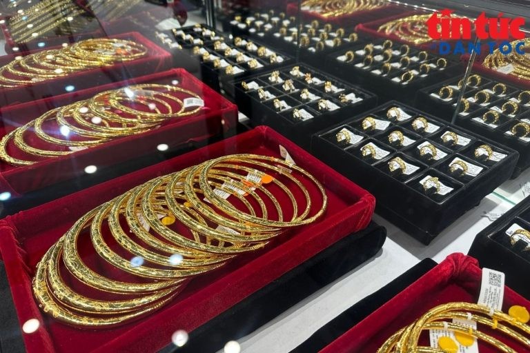 ارتفعت أسعار الذهب بأكثر من 2% بعد انخفاض التضخم في الولايات المتحدة.