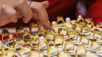 ارتفعت أسعار الذهب مجدداً اليوم، 6 يوليو 2026، حيث بقي سعر الذهب في بورصة سان خوسيه فوق 151 مليون دونغ فيتنامي للأونصة.