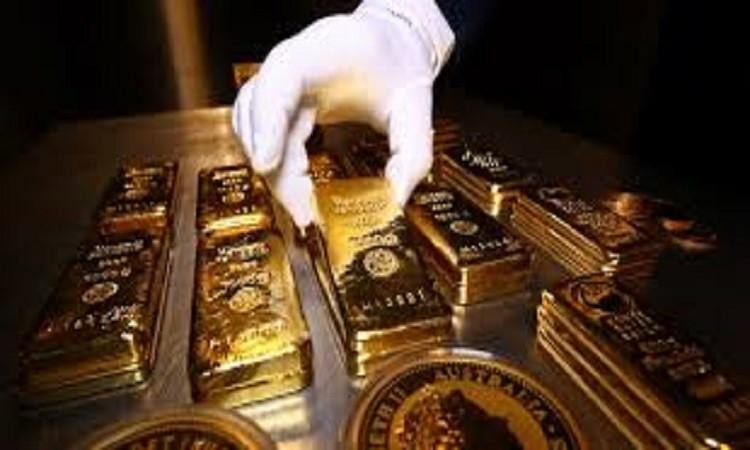 الذهب يتراجع بأكثر من 1% مع مخاوف إغلاق مضيق هرمز وصعود أسعار النفط