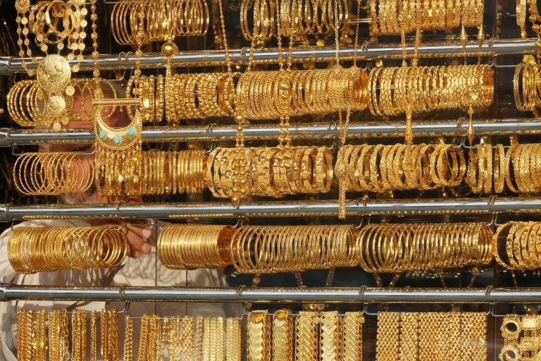 الذهب يهوي دون 4000 دولار للأونصة مع تصاعد التوترات في الشرق الأوسط