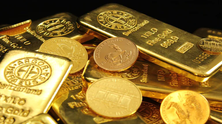 الذهب يتراجع عالميًا من أعلى مستوى في أسبوعين.. وعيار 21 يسجل 6015 جنيهًا
