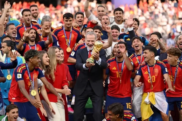 الضرائب تلتهم مكافآت لاعبي منتخب إسبانيا بعد التتويج بكأس العالم