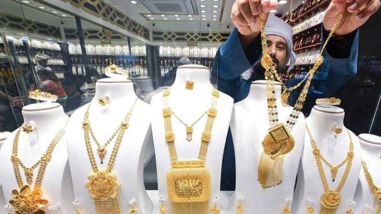 انخفاض أسعار الذهب ينعش الطلب على السبائك