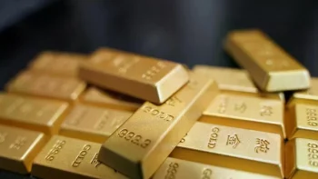 انخفض سعر الذهب إلى ما دون 4050 دولارًا مع ارتفاع أسعار النفط وعوائد السندات في الوقت نفسه.