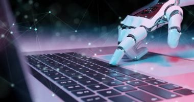 بلومبرج: شركات الذكاء الاصطناعى تدخل منافسة خفض الأسعار